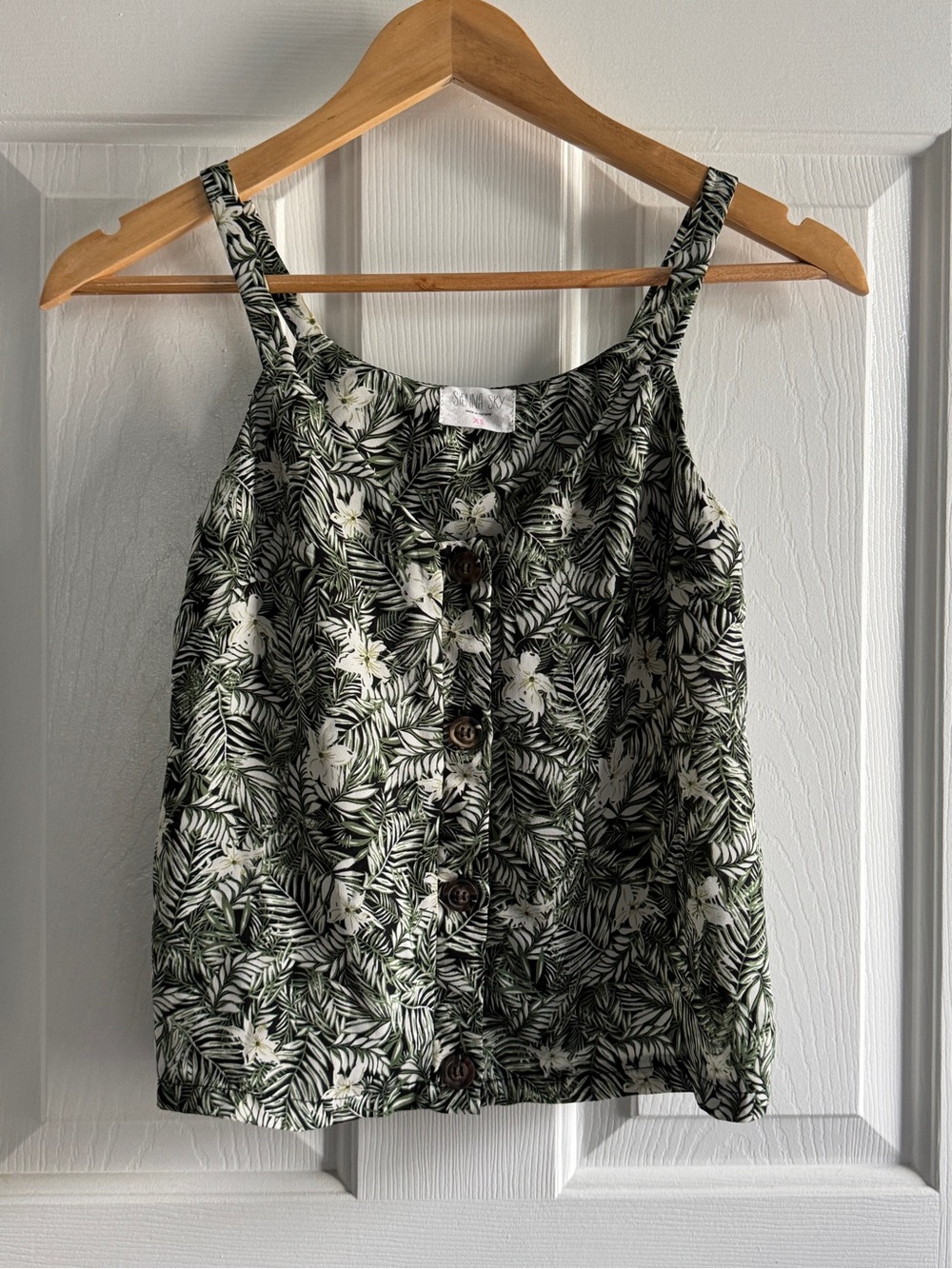 Sienna Sky Green and Cream Tropical Leaf Button Cami